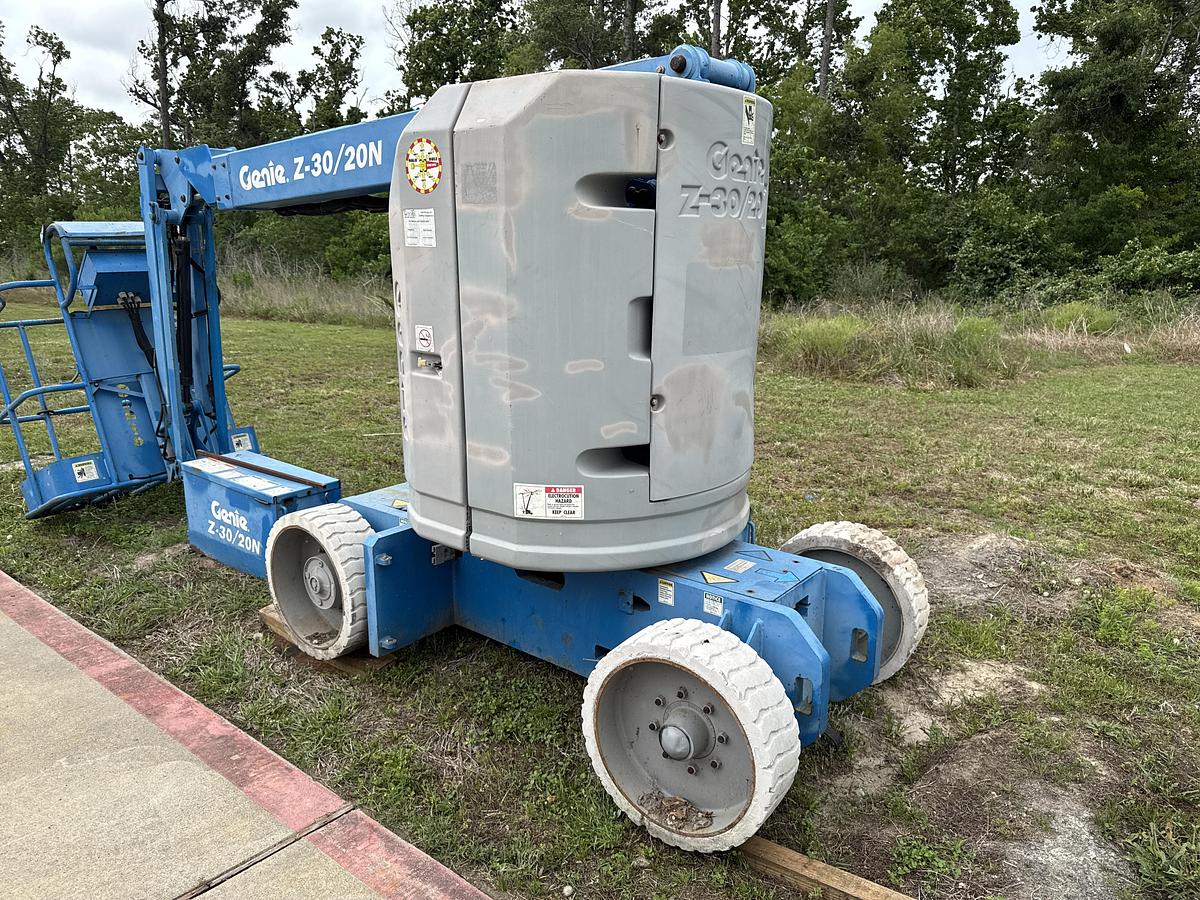 Used 2000 Genie Industries Z-30/20N
