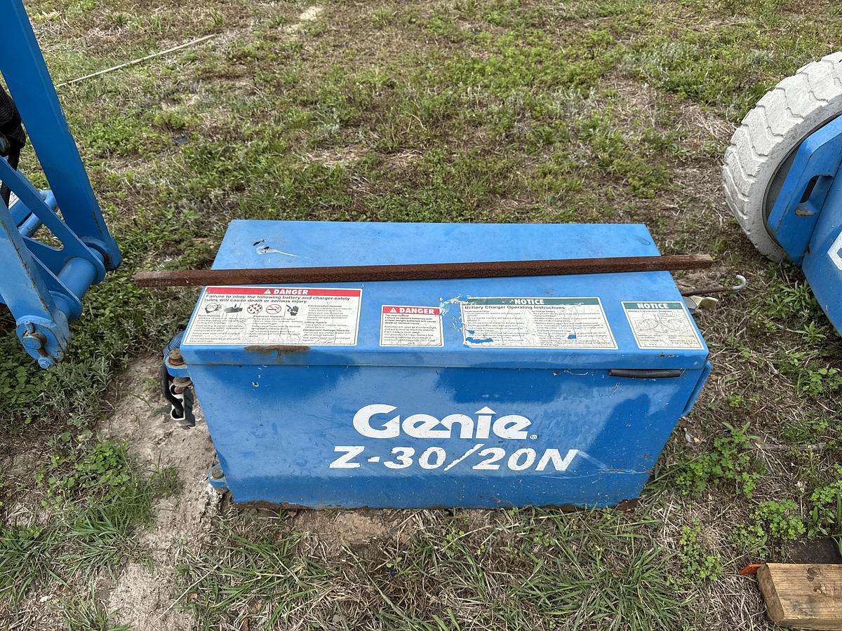 Used 2000 Genie Industries Z-30/20N