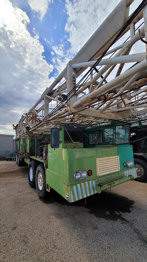 Used 1980 Franks 300 Workover Rig