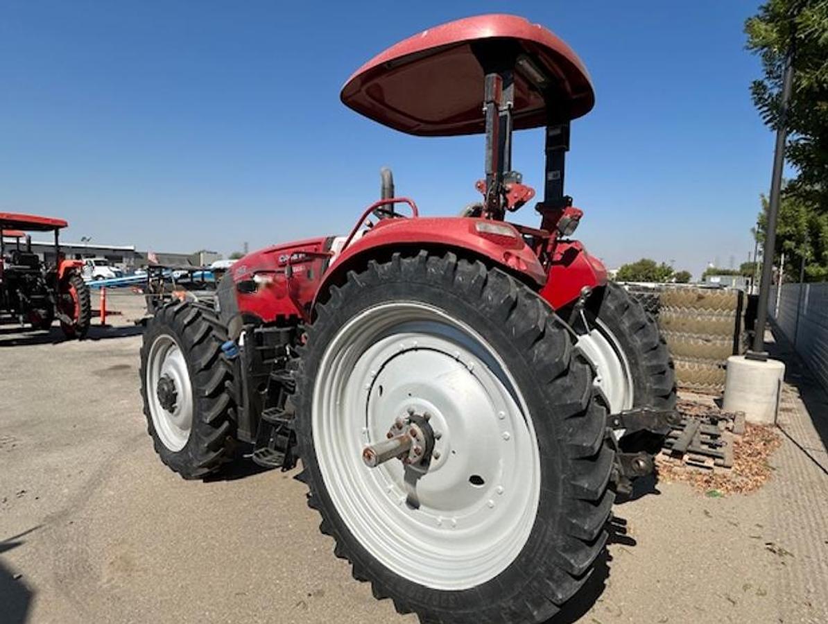 Used 2020 CASE FARMALL 140A