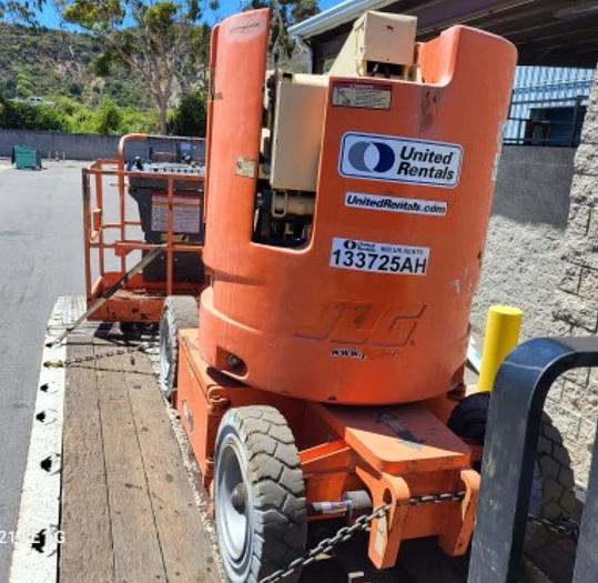 Used JLG Electric 30ft boom