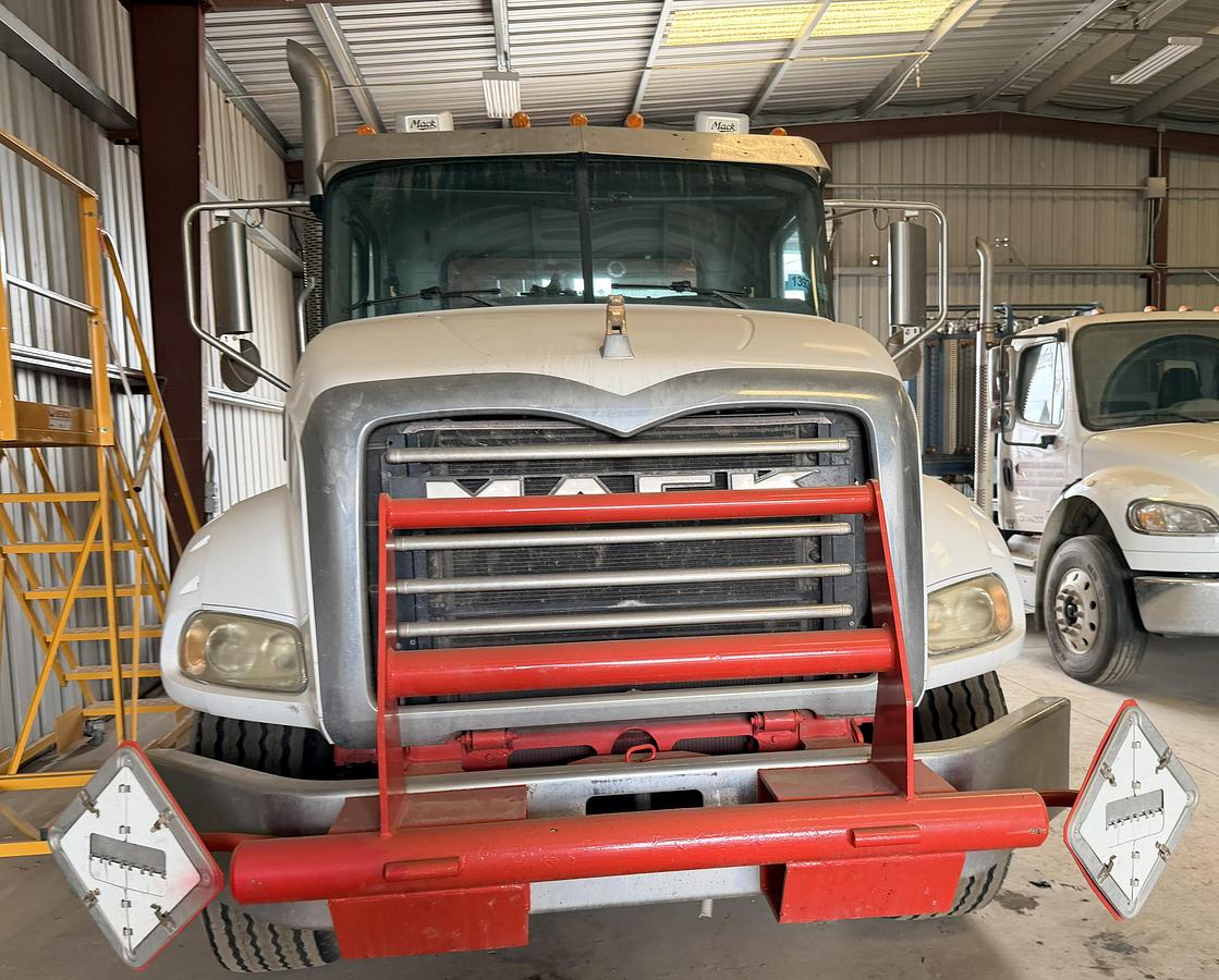 Used 2013 Mack Granite GU813 Pumper