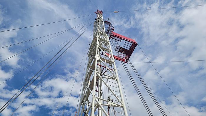 Used Franks 400 Workover Rig