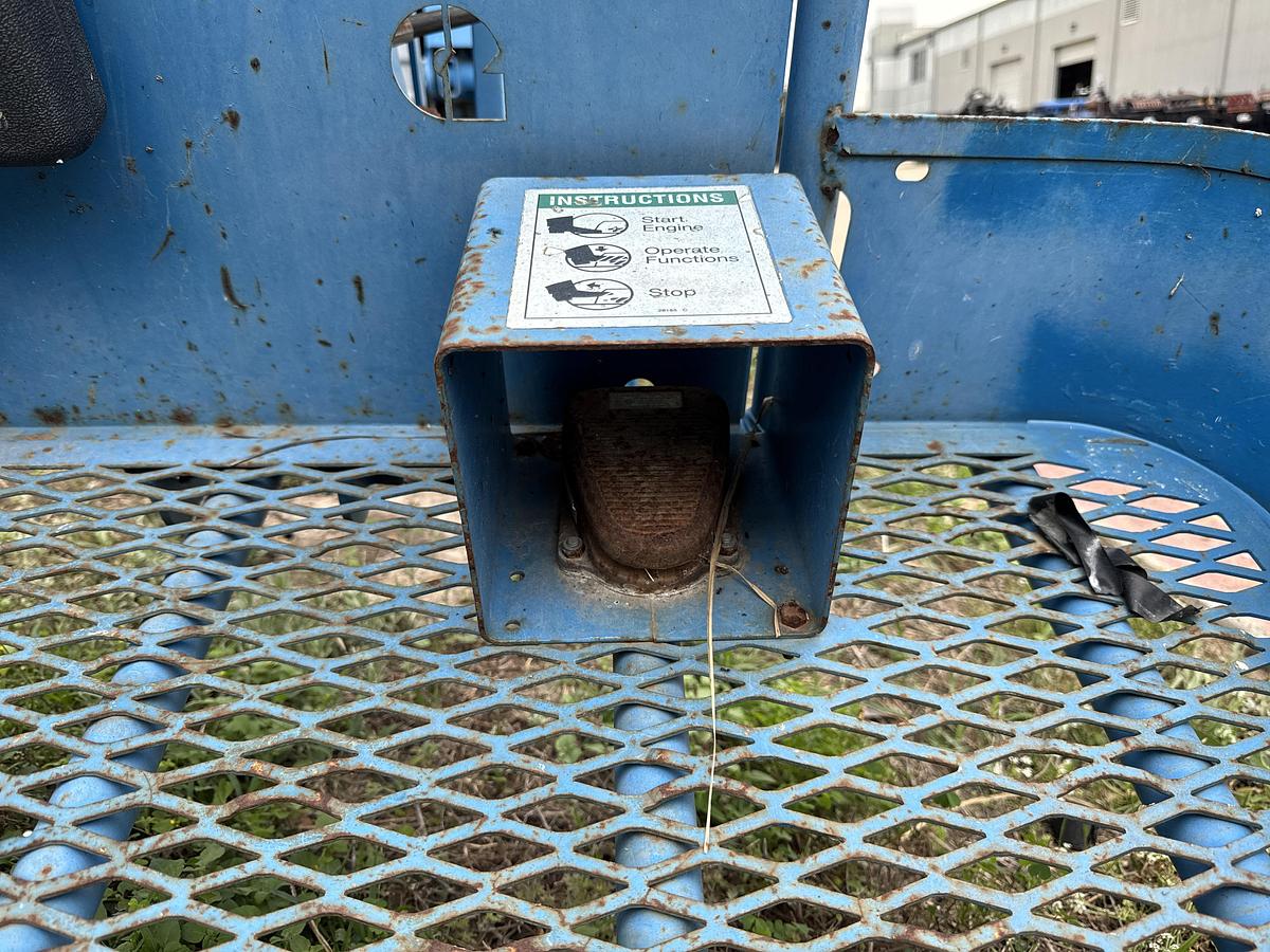 Used 2000 Genie Industries Z-30/20N