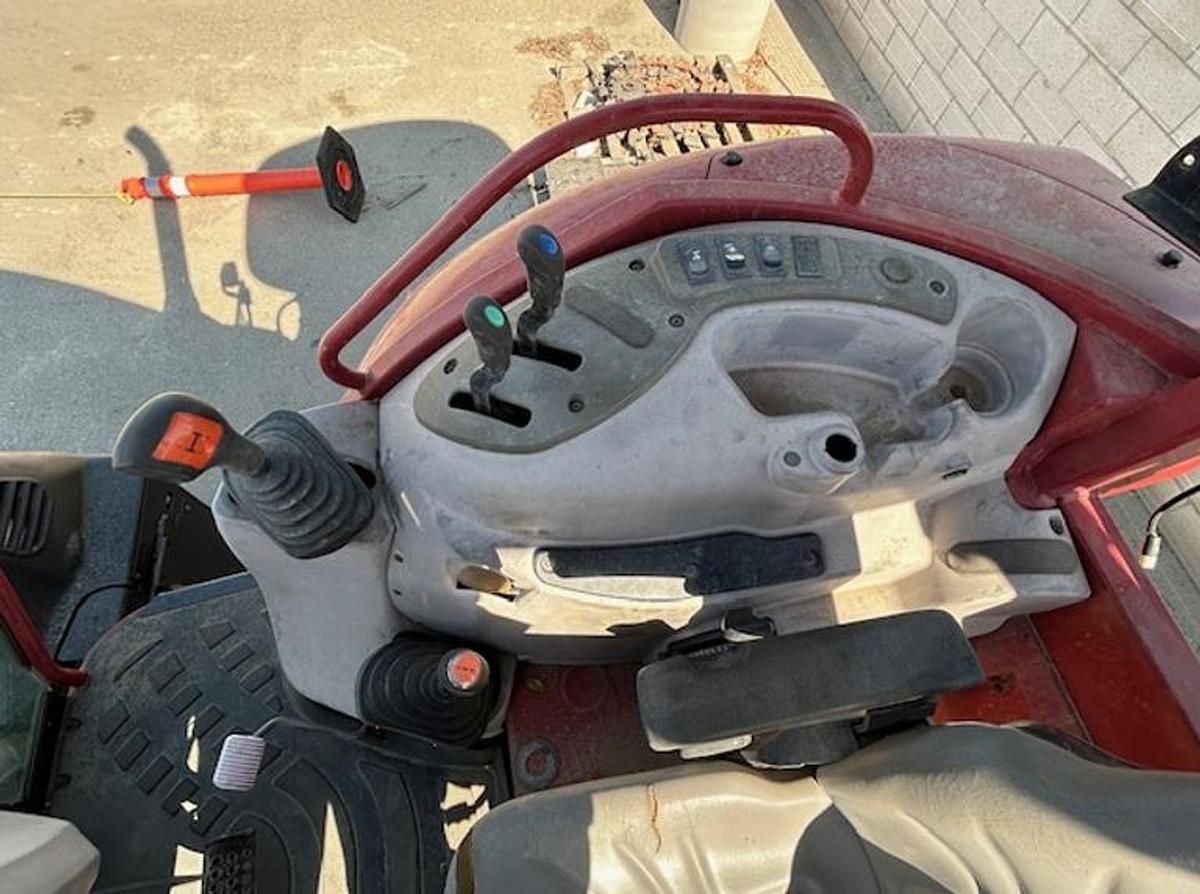 Used 2020 CASE FARMALL 140A