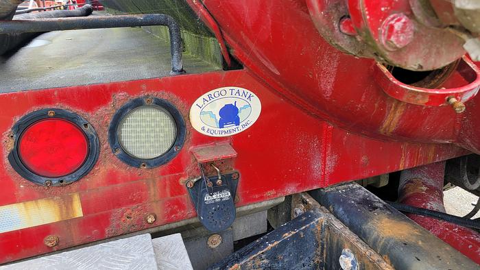 Used 2011 VOLVO Water Truck