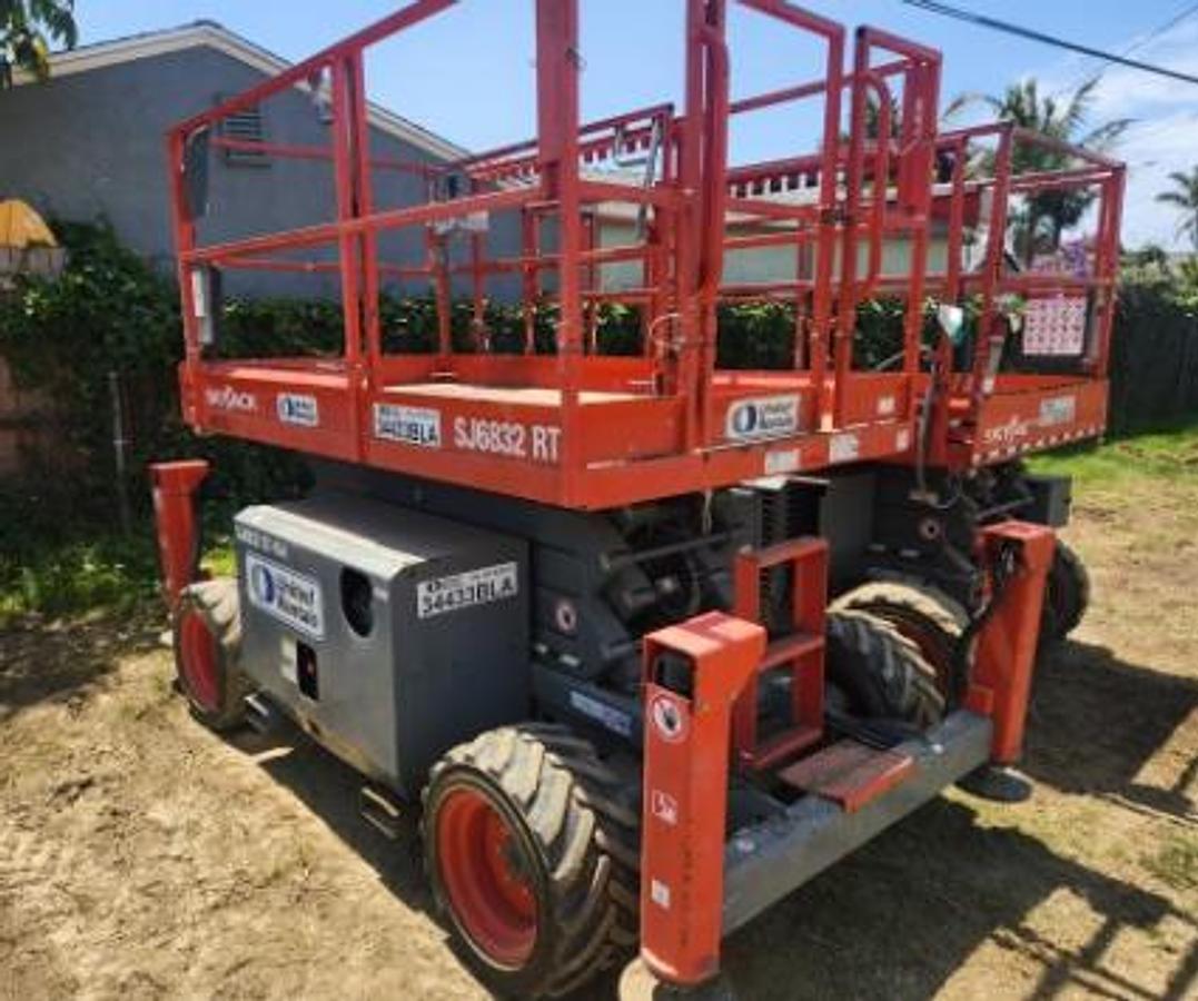 Used Skyjack 32'68" Rough Terrain Scissor Lift