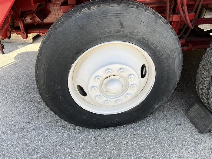 Used 1982 Franks Explorer 300 Carrier