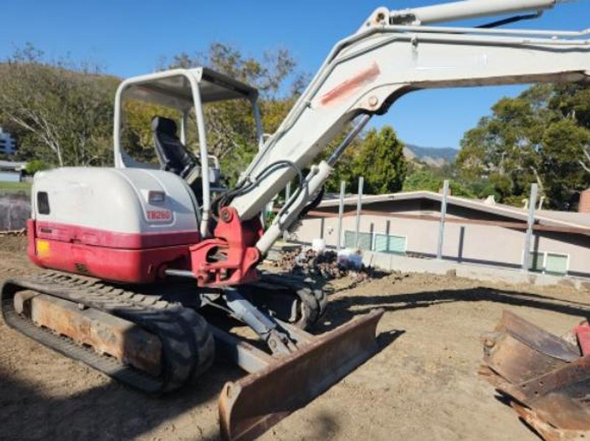 Used TAKEUCHI TB260 MINI EXCAVATOR