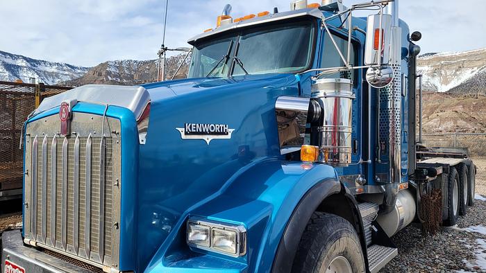 Used 2005 Kenworth T800B Winch Truck