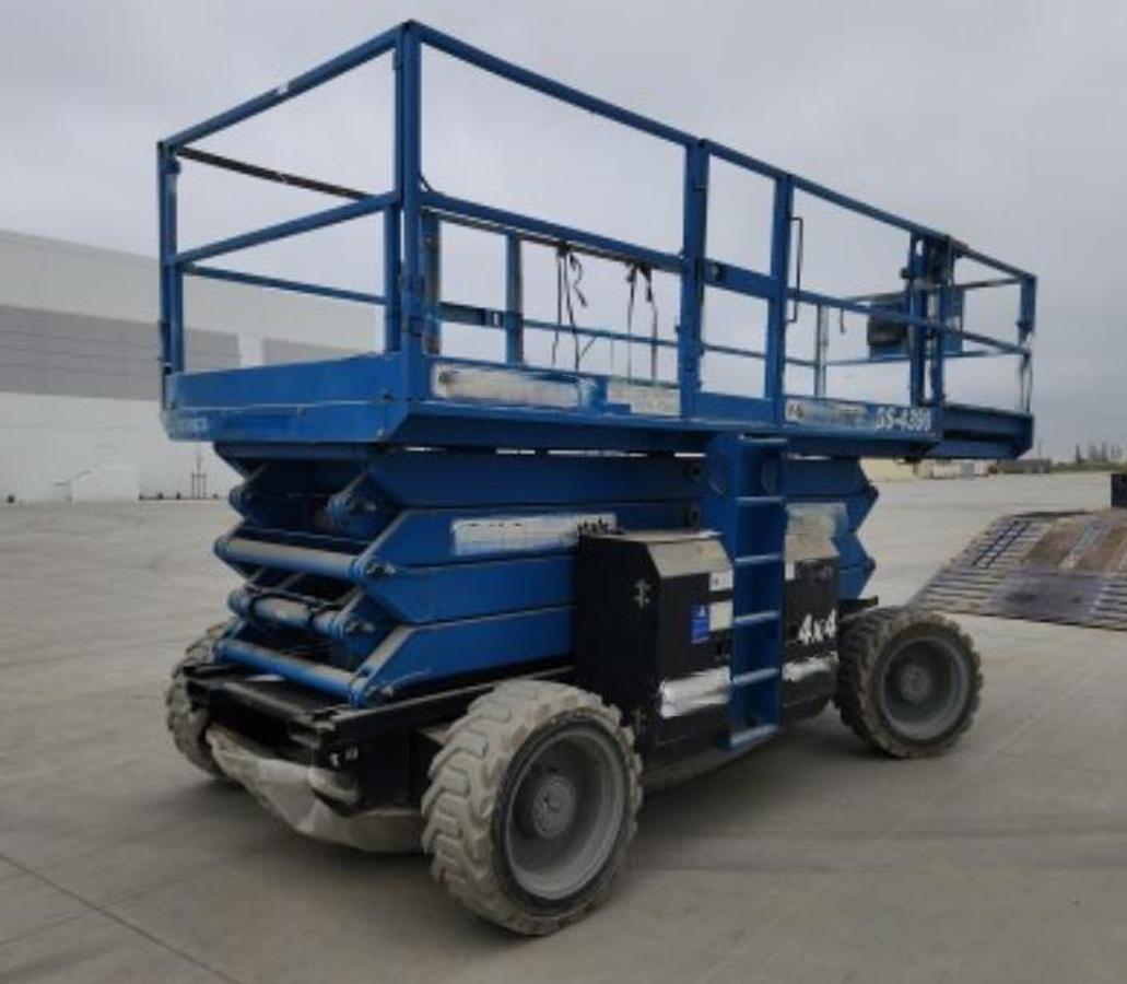 Used 2017 GENIE GS4390RT