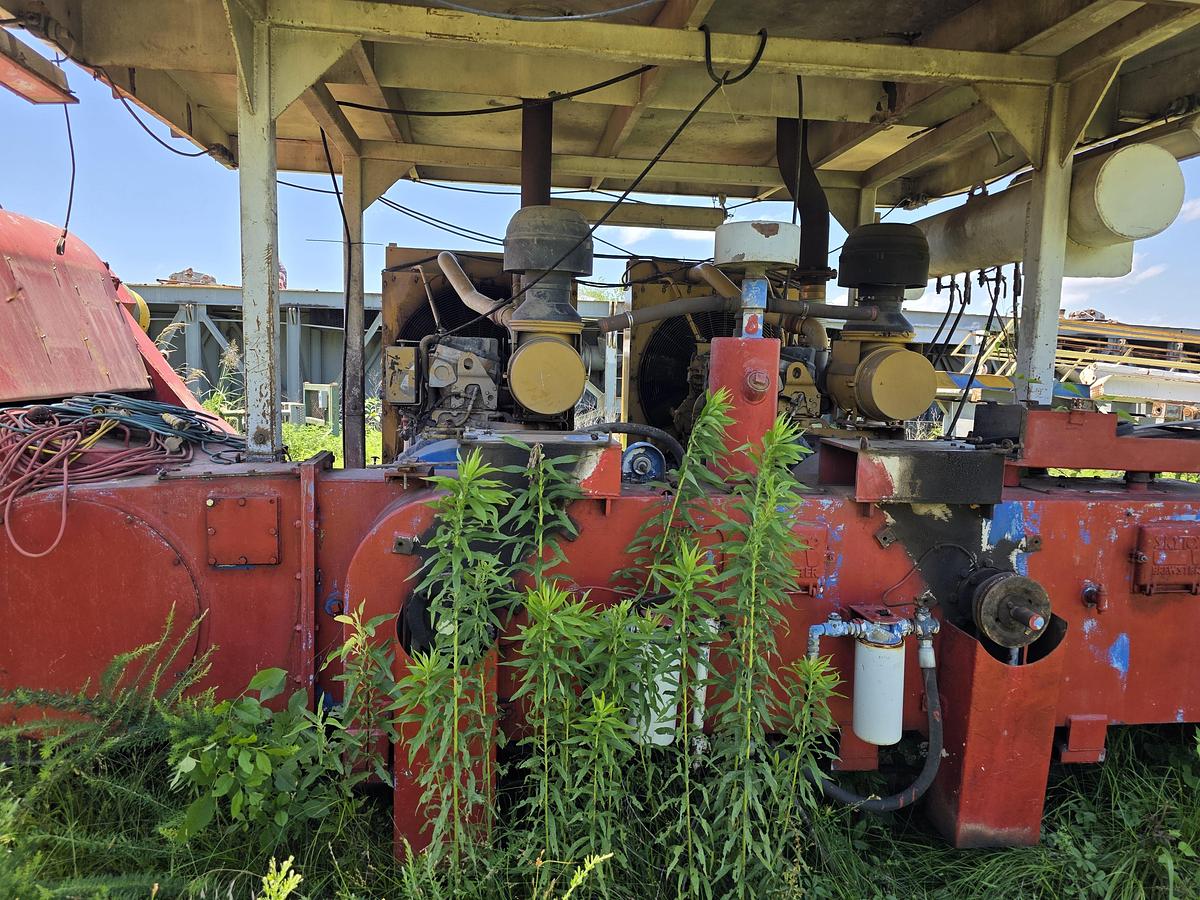 Used Skytop Brewster N-46 900 HP Drilling Rig