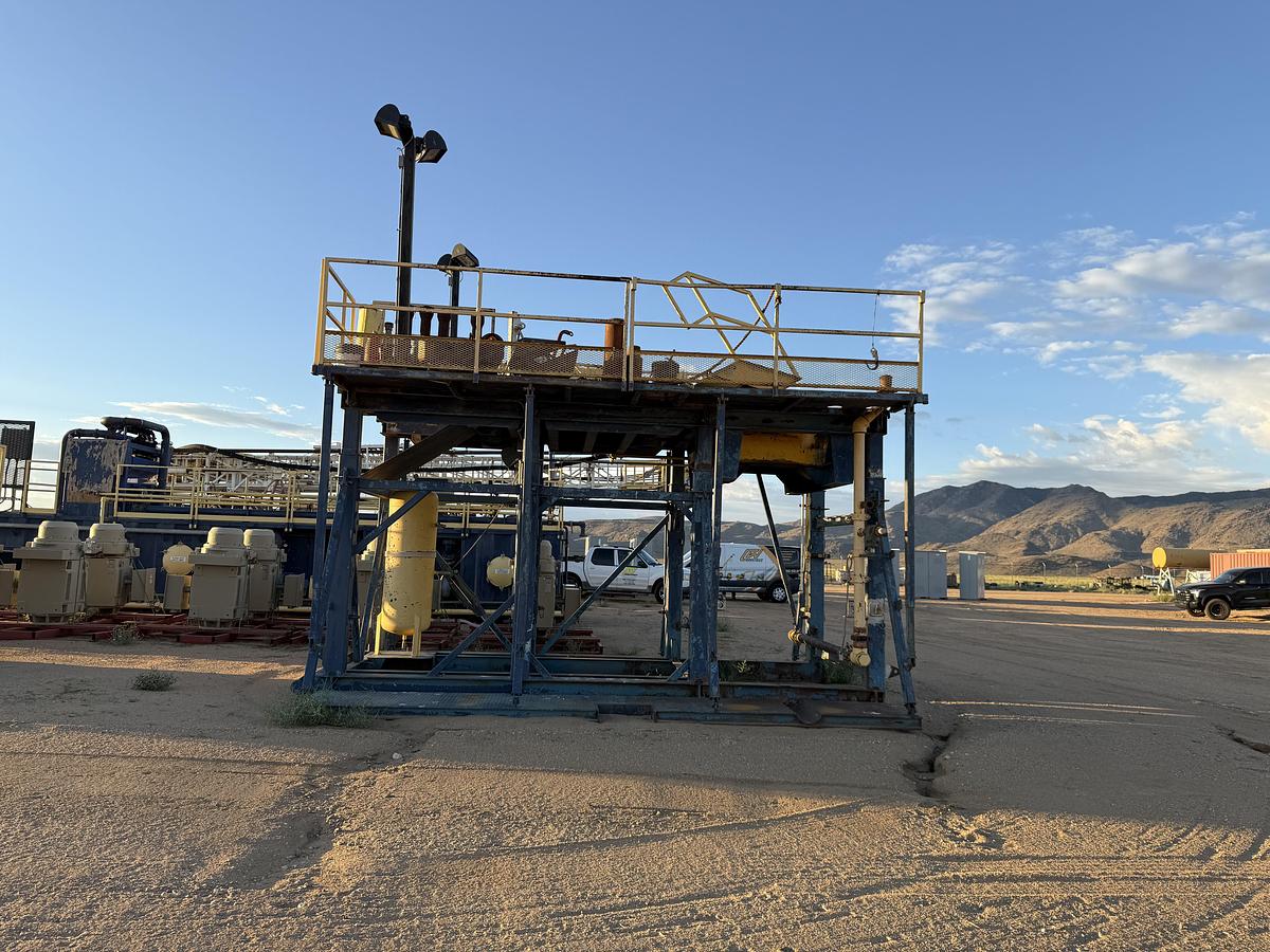 Used Hopper 102' X 260,000 #