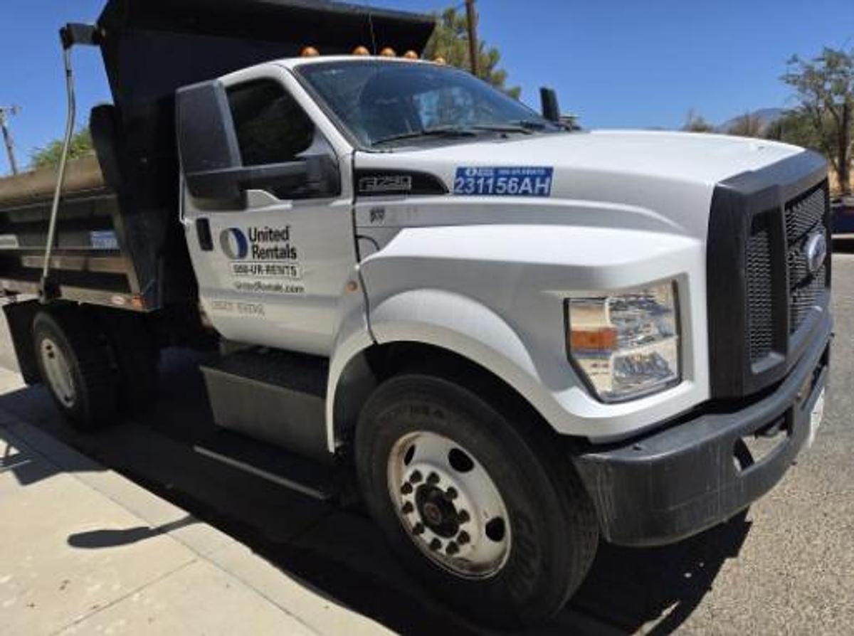 Used 2019 FORD F-750SD 5 Yard dump truck
