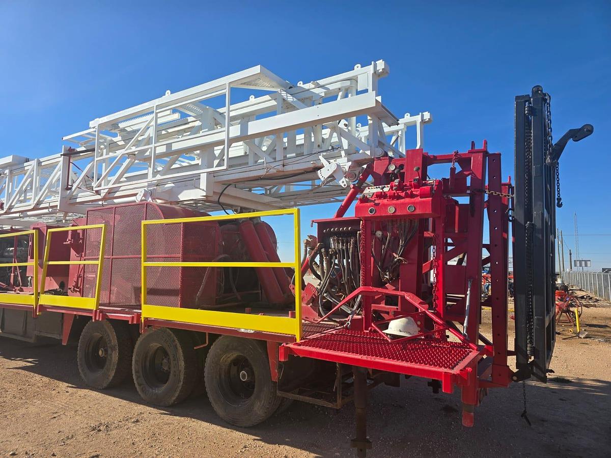 Used 2005 Crown 600 Workover Rig