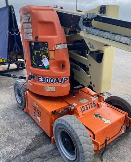 Used JLG Electric 30ft boom