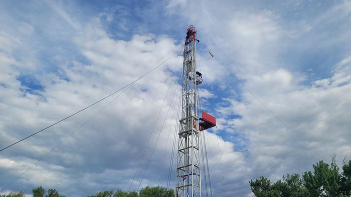 Used Franks 400 Workover Rig