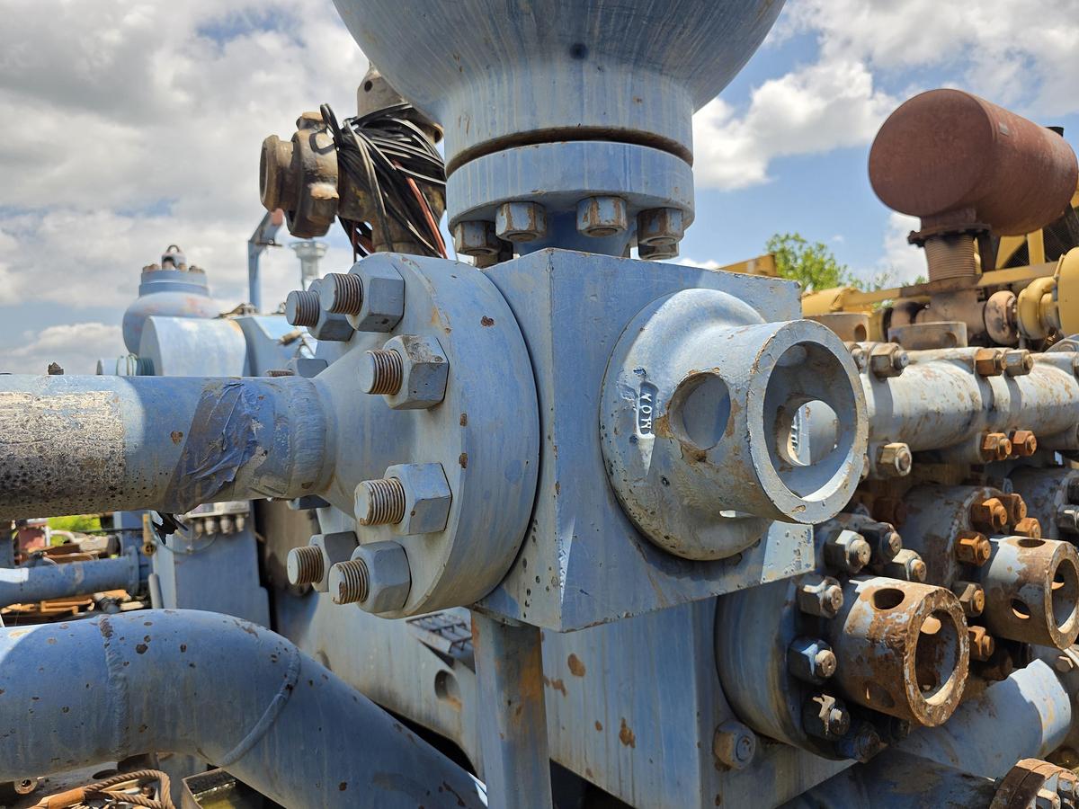 Used Skytop Brewster N-46 900 HP Drilling Rig