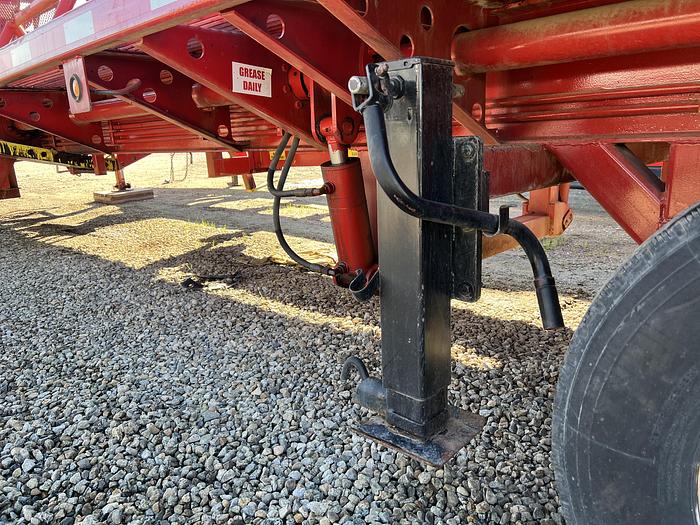 Used 2013 Hawker Pipe Handler