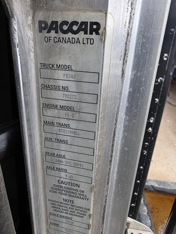 Used 2010 Peterbilt 340 Wireline Truck