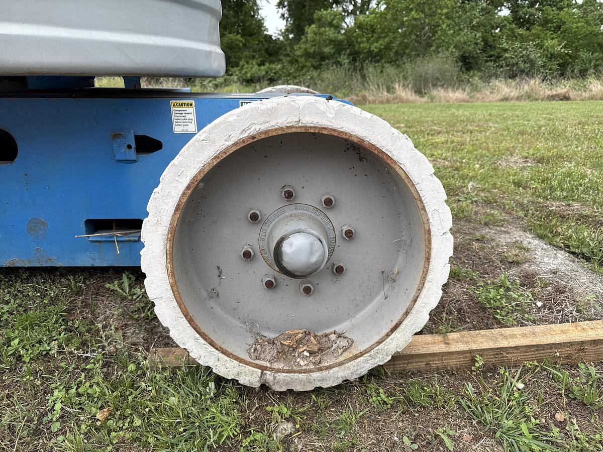 Used 2000 Genie Industries Z-30/20N