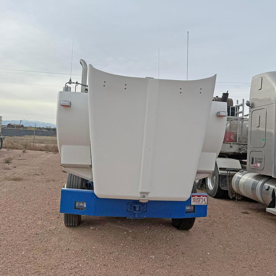 Used 2006 Kenworth T800B Sleeper Truck