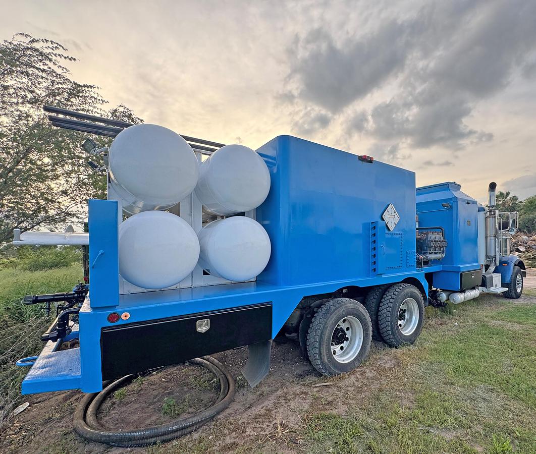 Used 2005 Chandler Hot Oiler Truck