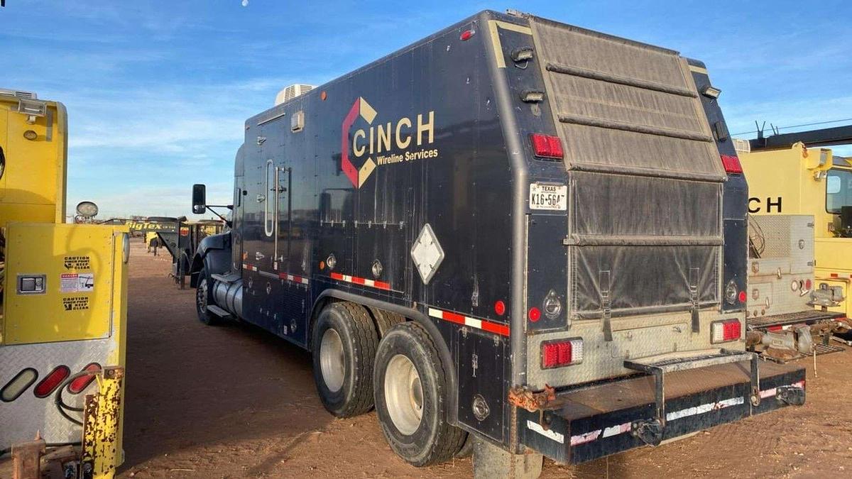 Used 2013 Kenworth T440 Wireline Truck