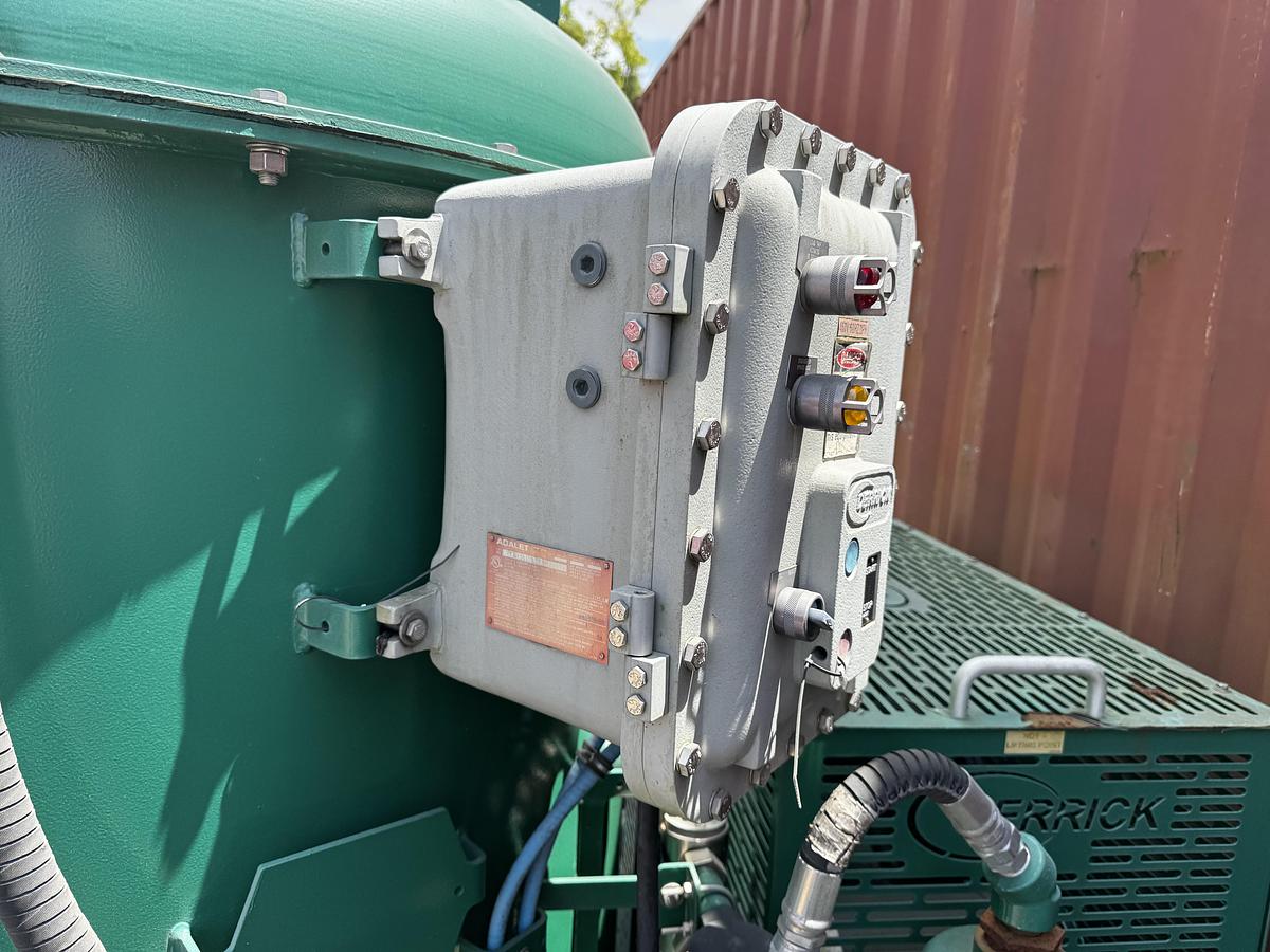 Used Derrick Vacu-Flo 1200 Vacuum Degasser