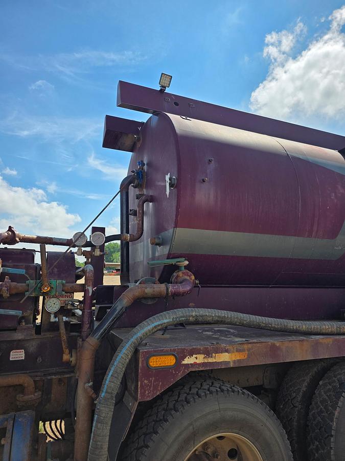 Used 1999 Kenworth T800 Hot Oiler Truck