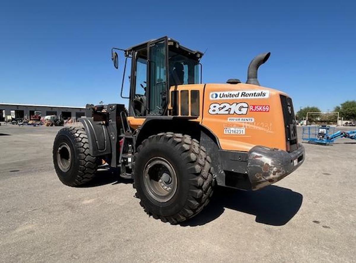 Used 2021 Case 821G