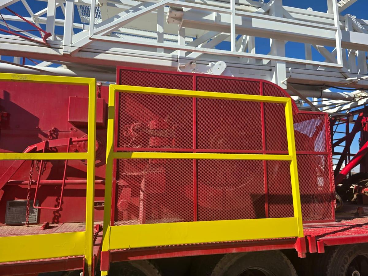 Used 2005 Crown 600 Workover Rig