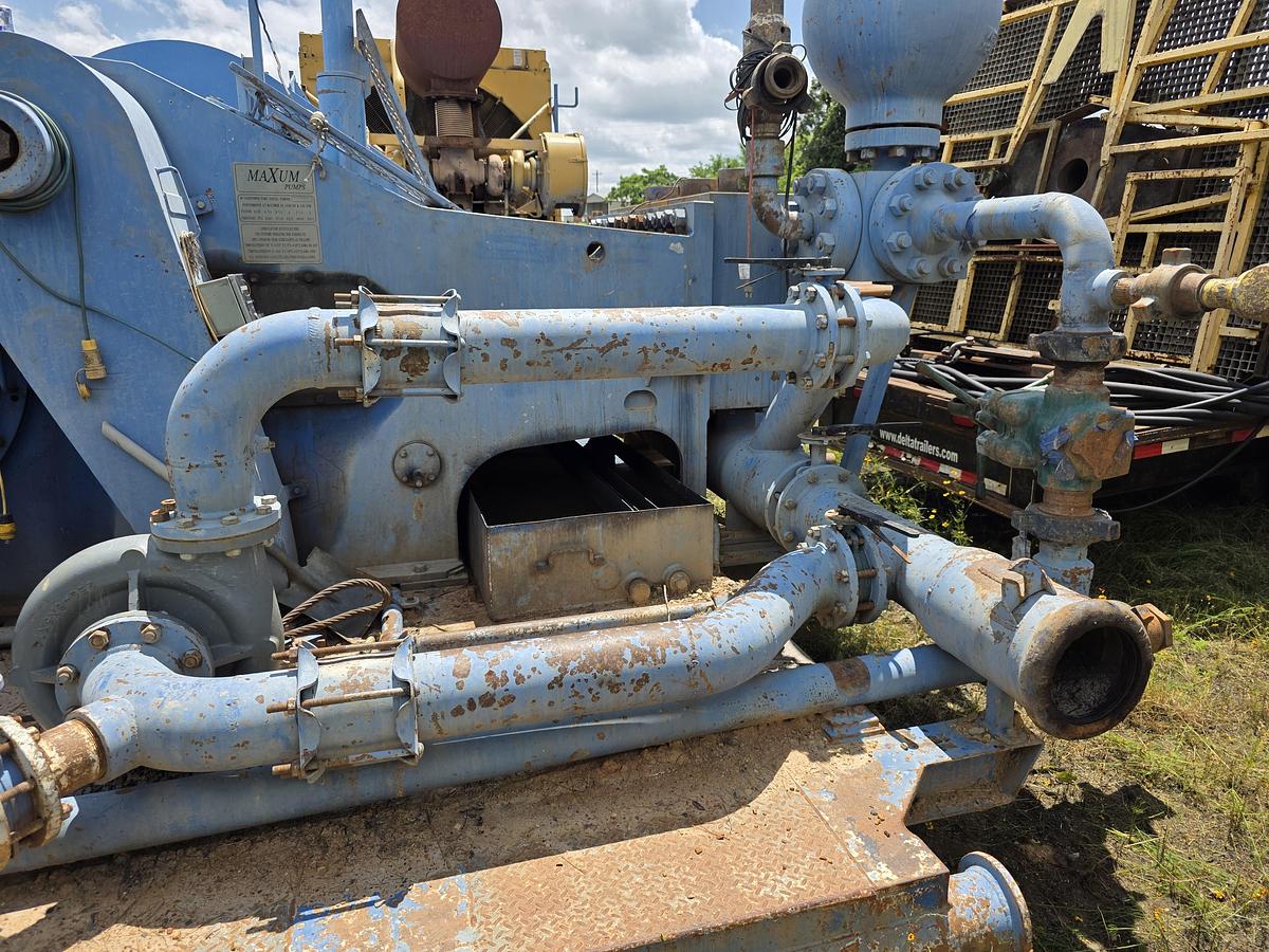 Used Skytop Brewster N-46 900 HP Drilling Rig