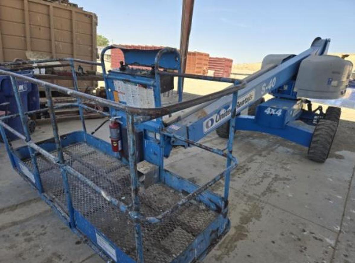 Used Genie S-40 Telescopic boom