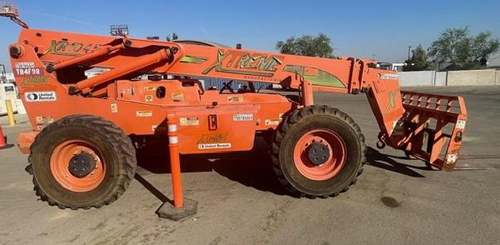 Used Reach lift 10,000Lbs