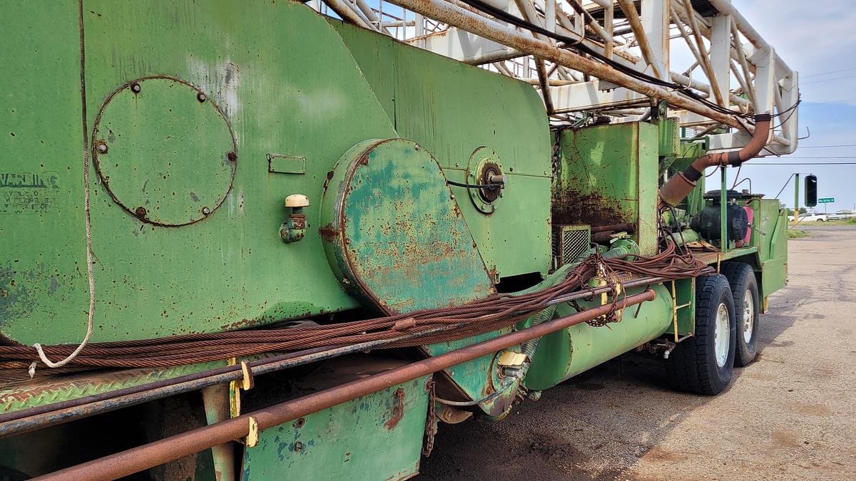 Used 1980 Franks 300 Workover Rig