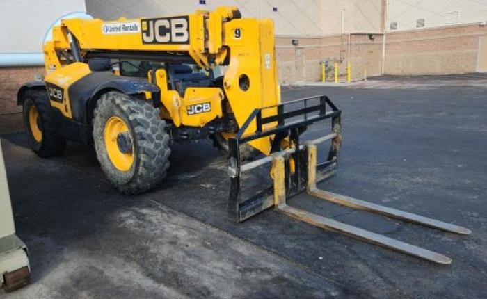 Used JCB 9,000Lbs Reach Lift