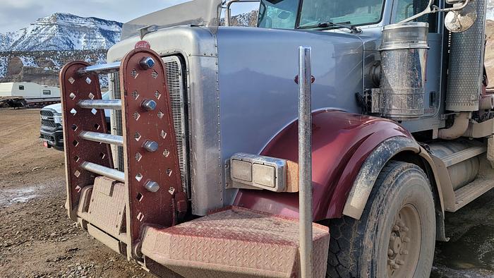 Used 2007 Peterbilt 375 Winch Truck