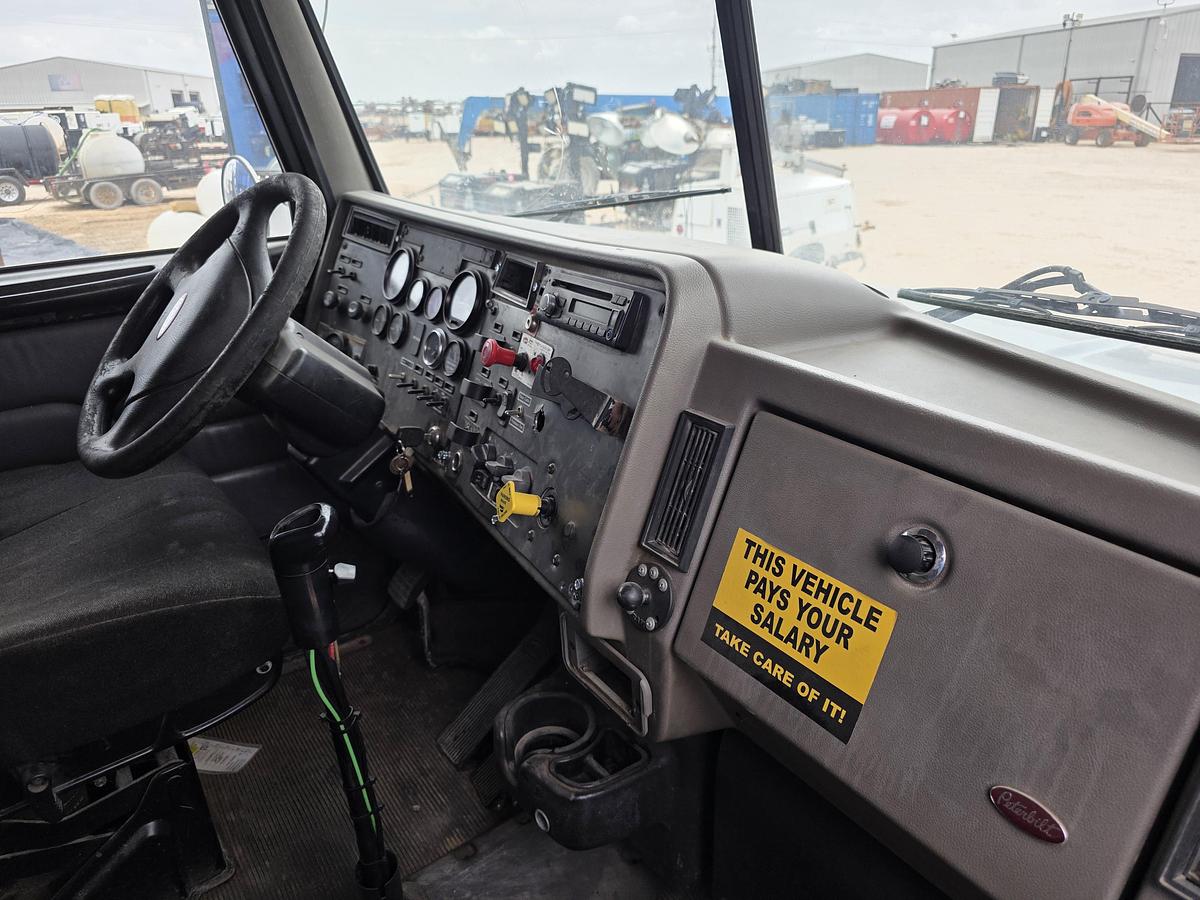 Used 2010 Peterbilt 340 Wireline Truck