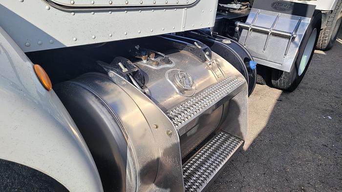 Used 2015 Peterbilt 382