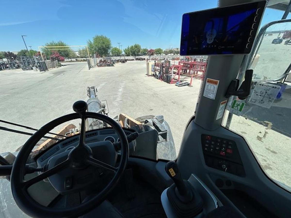 Used 2020 Case 821G wheel loader