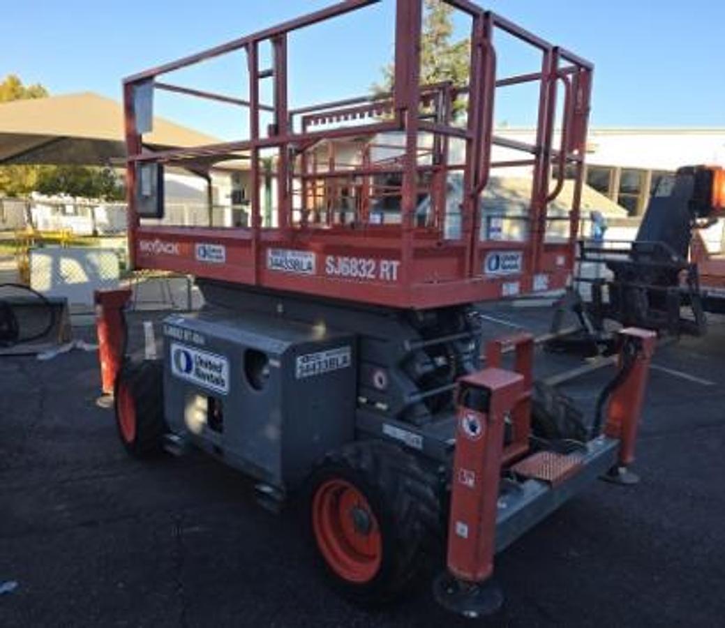Used Skyjack 32'68" Rough Terrain Scissor Lift
