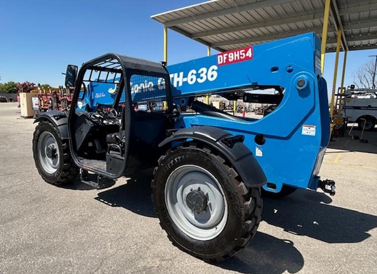 Used 2015 Genie GTH-636