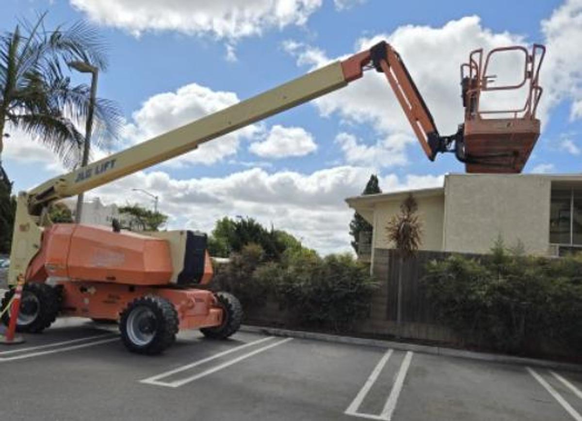 Used 2015 JLG 800AJ