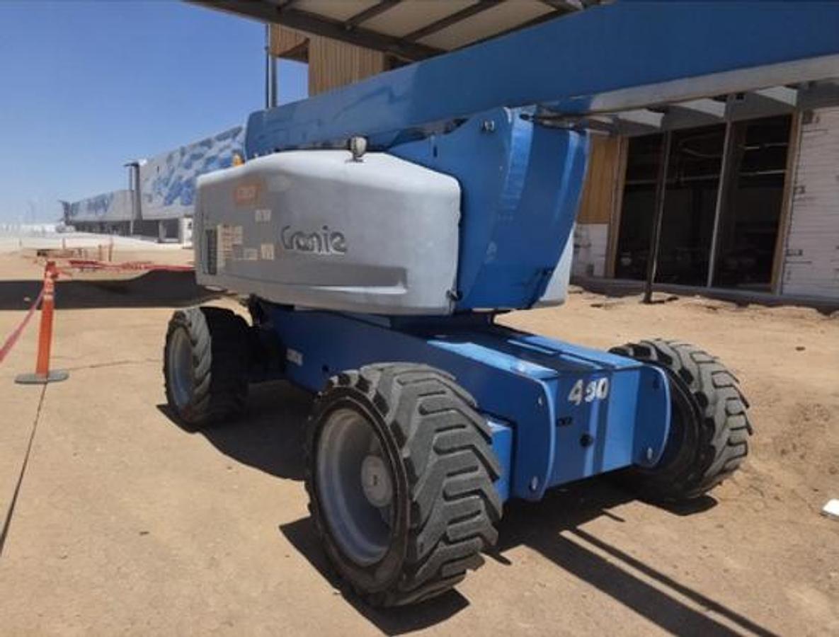 Used 2013 Genie Z-80/60 80' Articulating Boom Lift