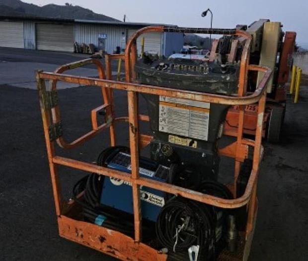 Used JLG Electric 30ft boom