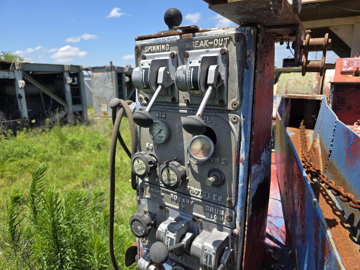 Used Skytop Brewster N-46 900 HP Drilling Rig