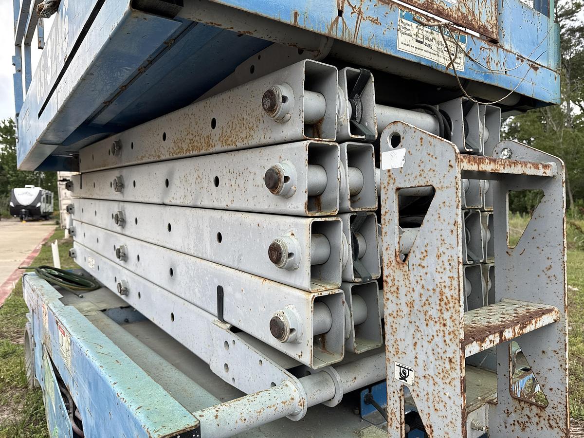 Used 2000 Genie Industries GS-3246