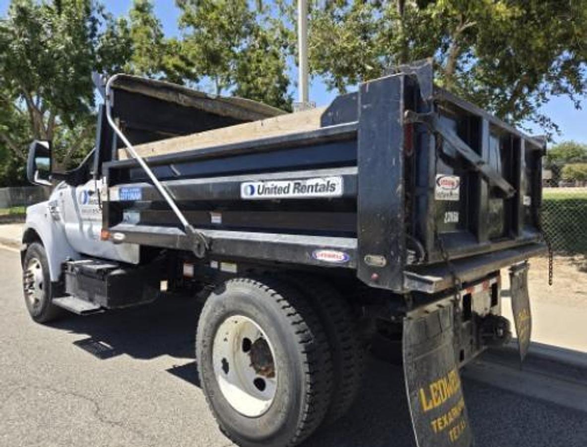 Used 2019 FORD F-750SD 5 Yard dump truck