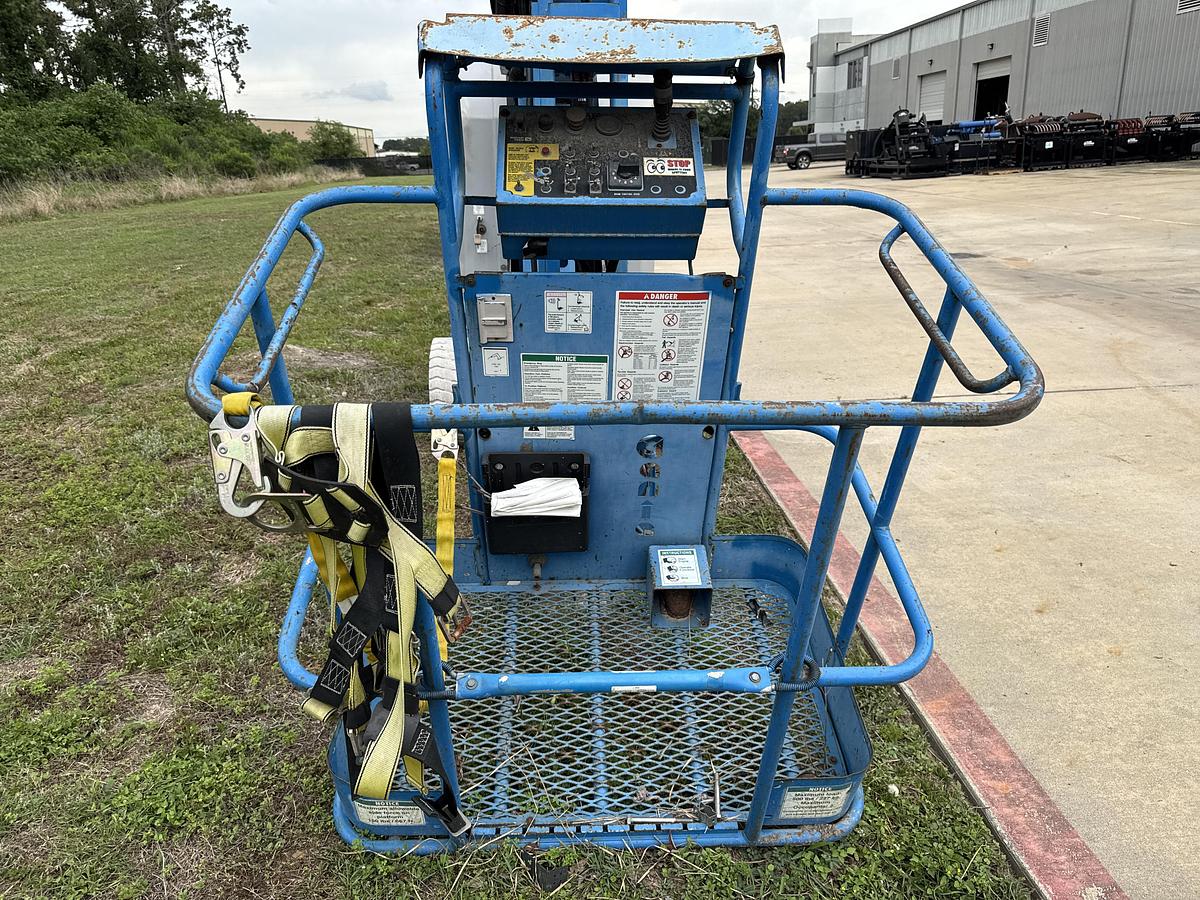 Used 2000 Genie Industries Z-30/20N
